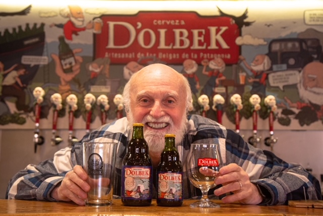  D`olbek y su cerveza con maqui