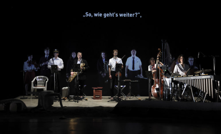  Obra alemana sobre el avión desaparecido de Malaysia Airlines llega al Teatro Municipal de Las Condes