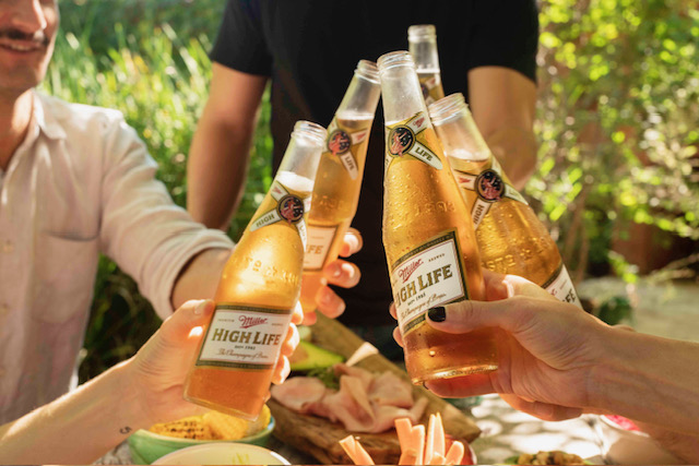  Miller High Life celebra su Aniversario Nº120